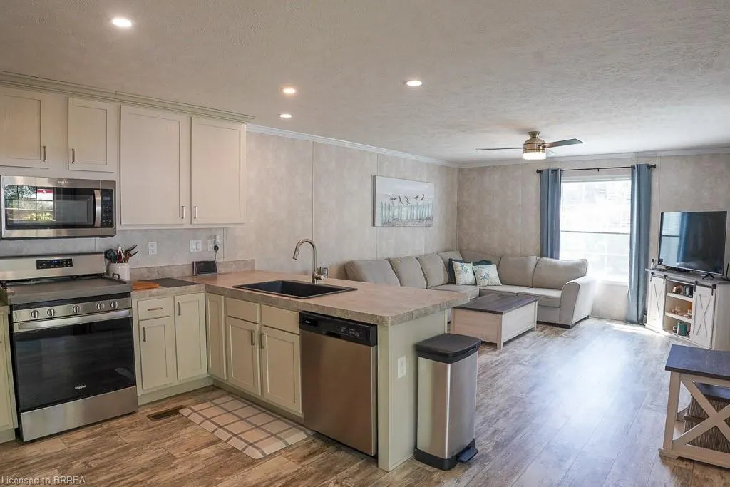 99 Fourth Concession Road, #729