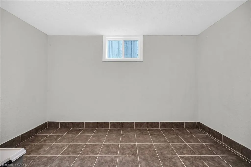 7 Kathleen Court