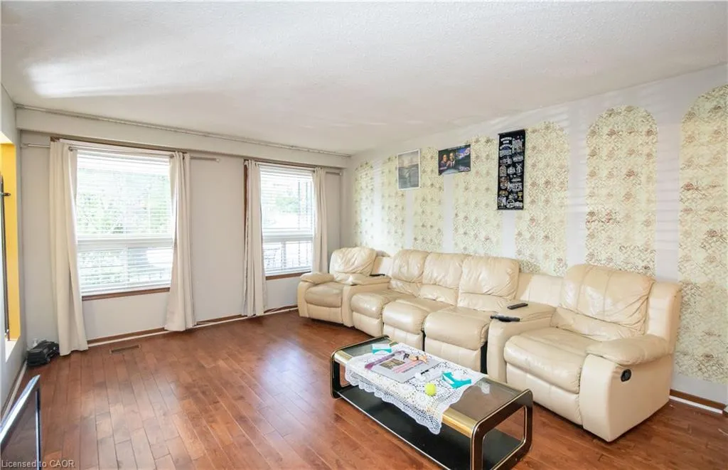 185 Lavina Crescent