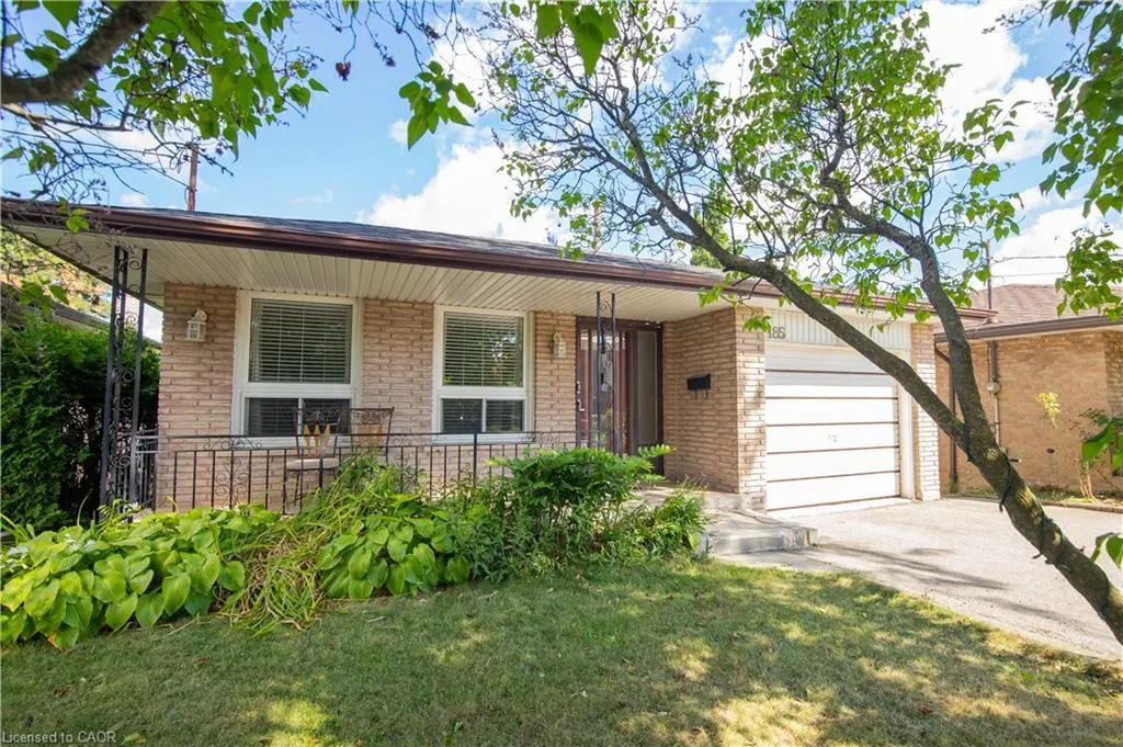 185 Lavina Crescent