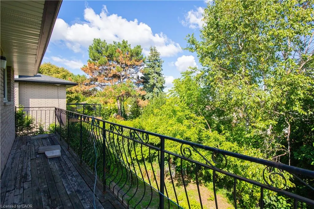 185 Lavina Crescent