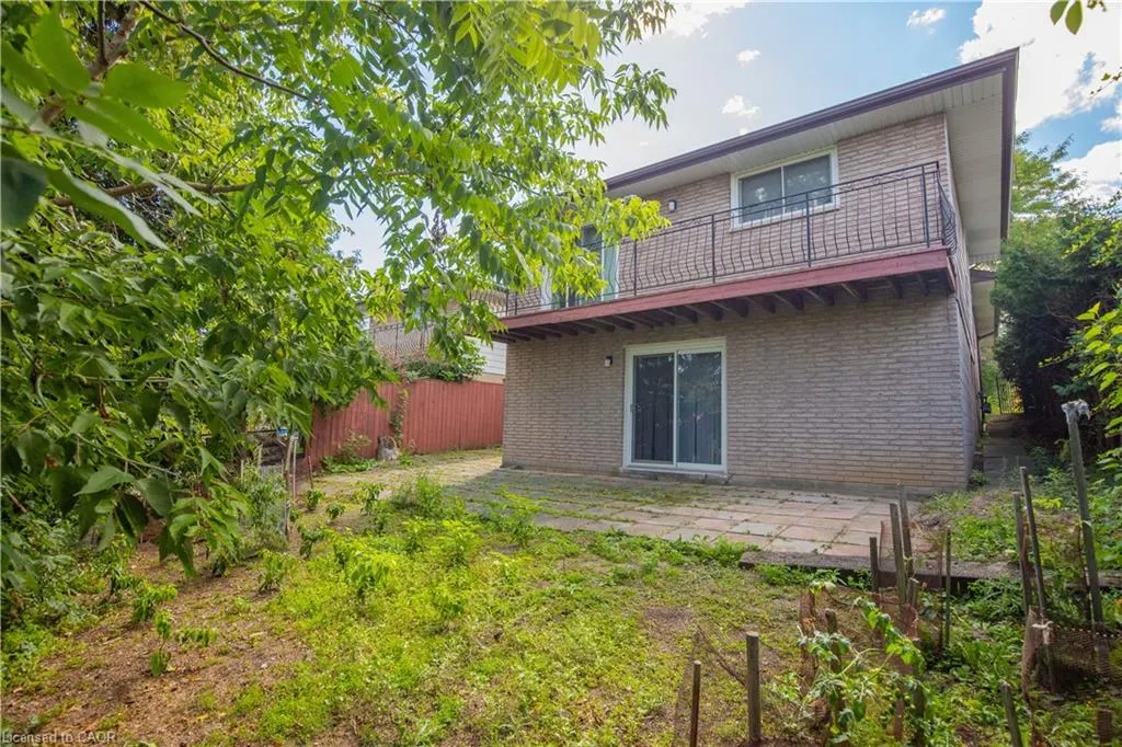 185 Lavina Crescent