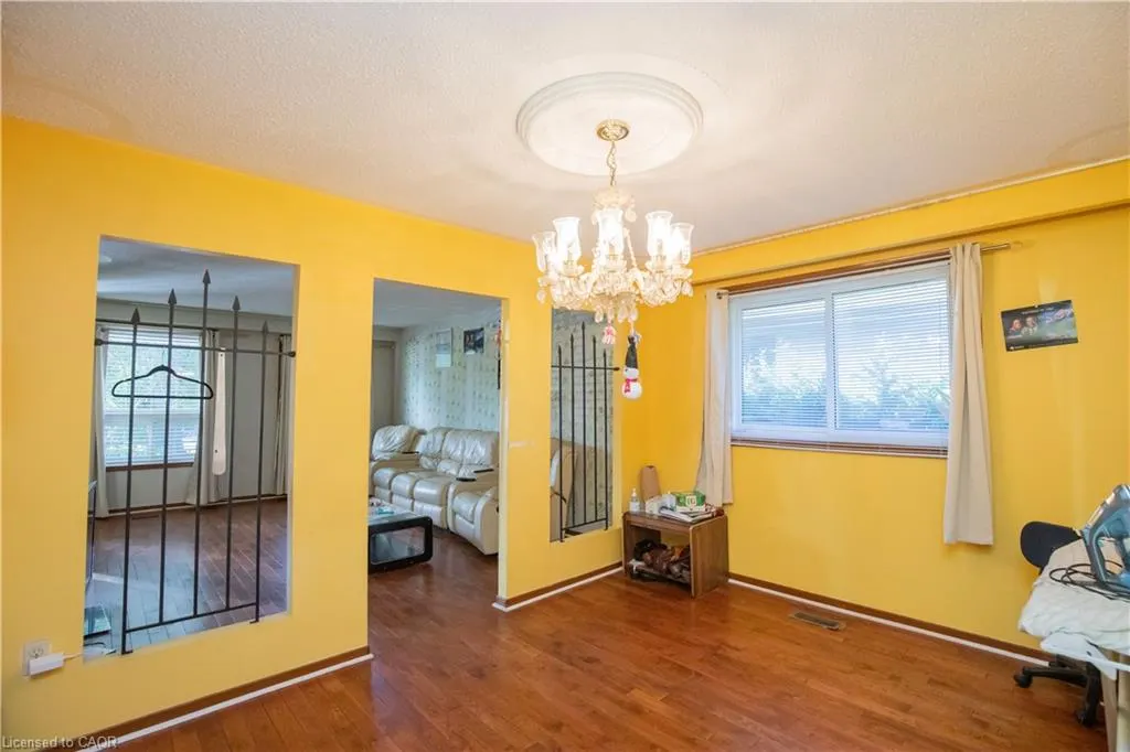 185 Lavina Crescent