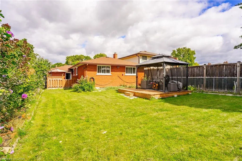 55 Ramblewood Way
