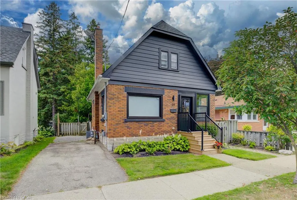 19 Dunbar Road N
