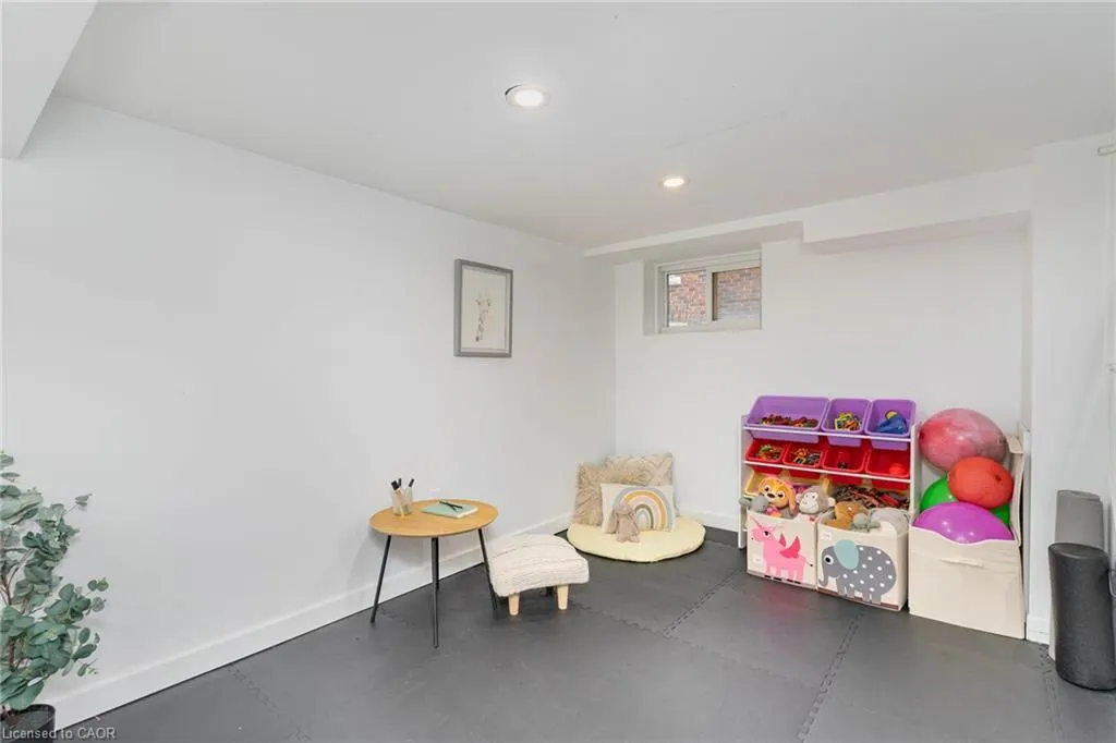 21 Prospect Street S