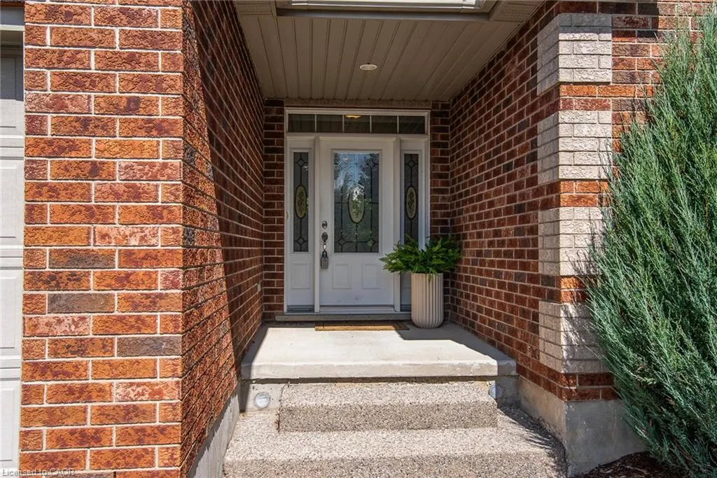 242 Laschinger Boulevard