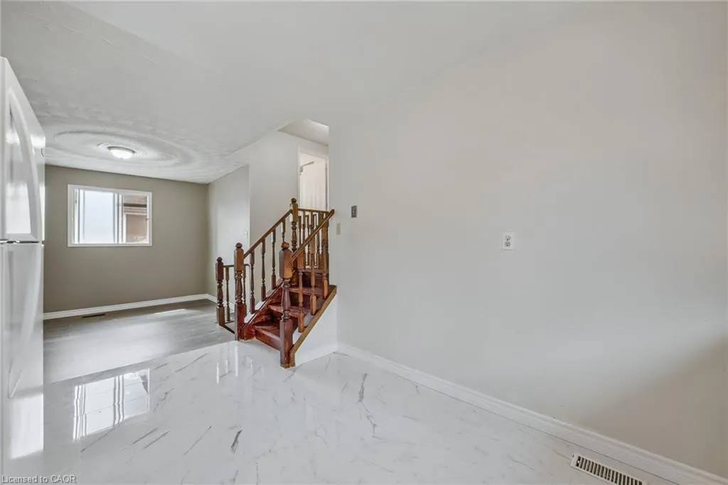 3 Envoy Boulevard