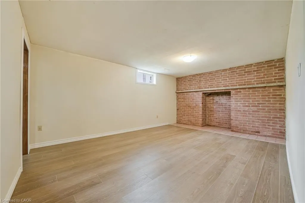 3 Envoy Boulevard
