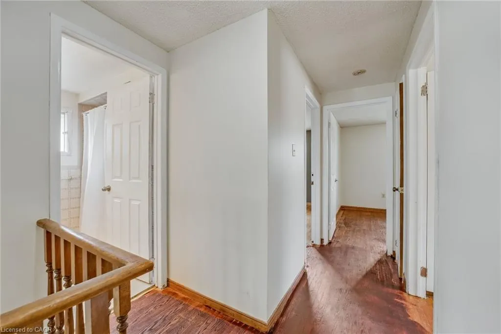 3 Envoy Boulevard