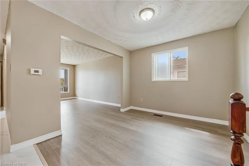 3 Envoy Boulevard