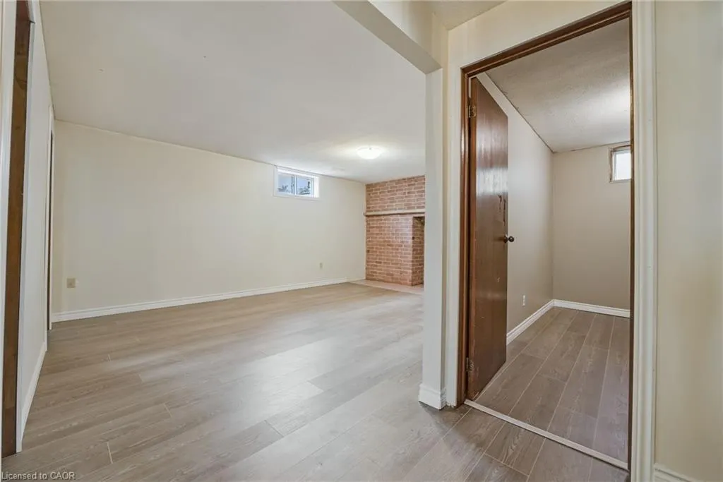 3 Envoy Boulevard