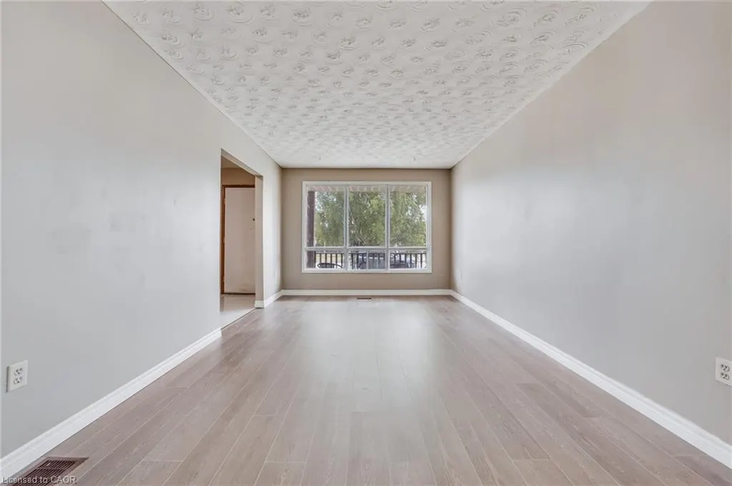 3 Envoy Boulevard