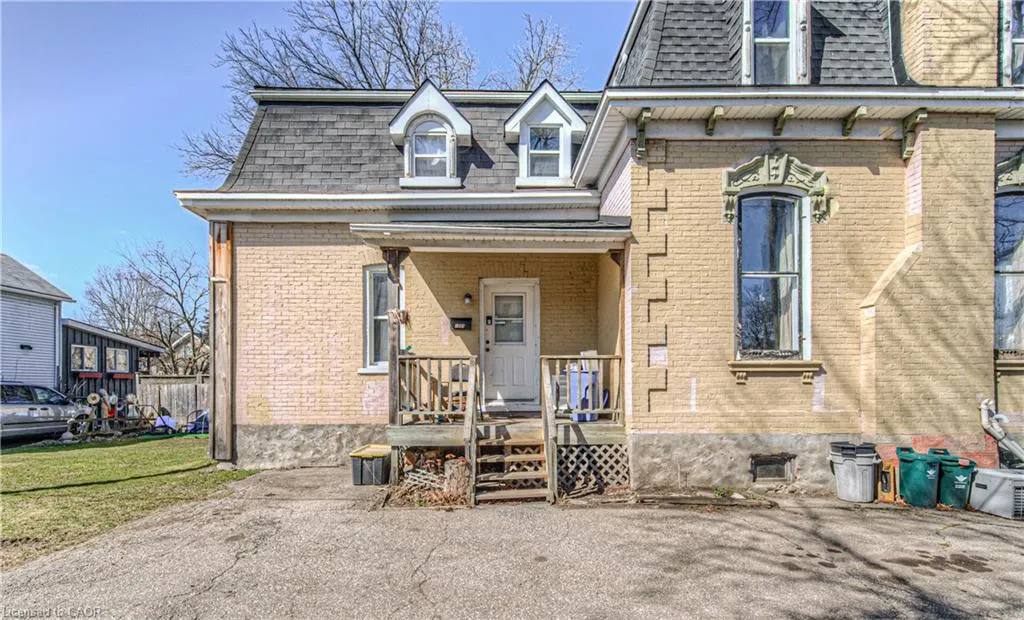 156 Grand Avenue S