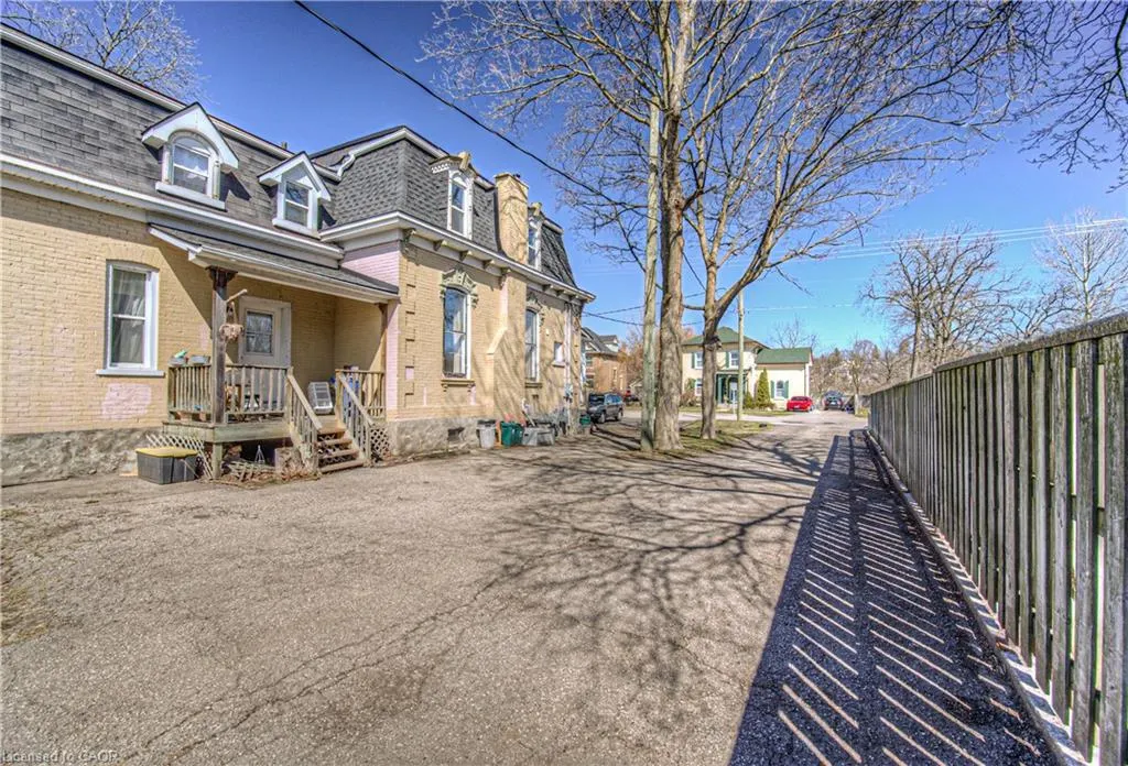 156 Grand Avenue S