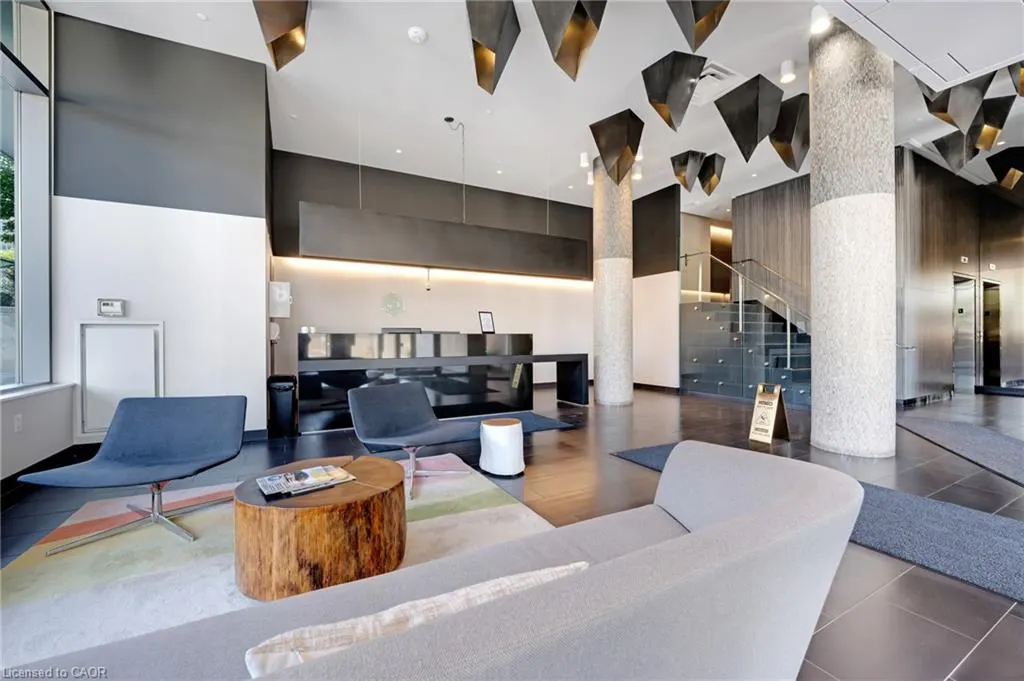 85 Duke Street W, #214