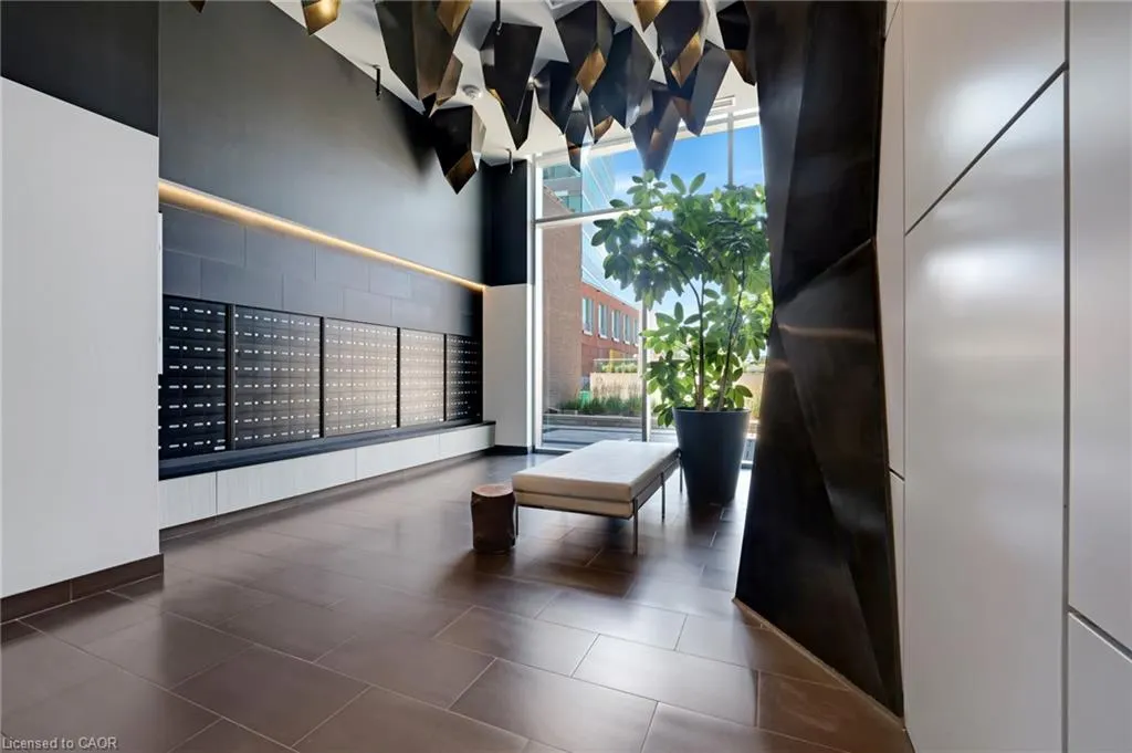 85 Duke Street W, #214
