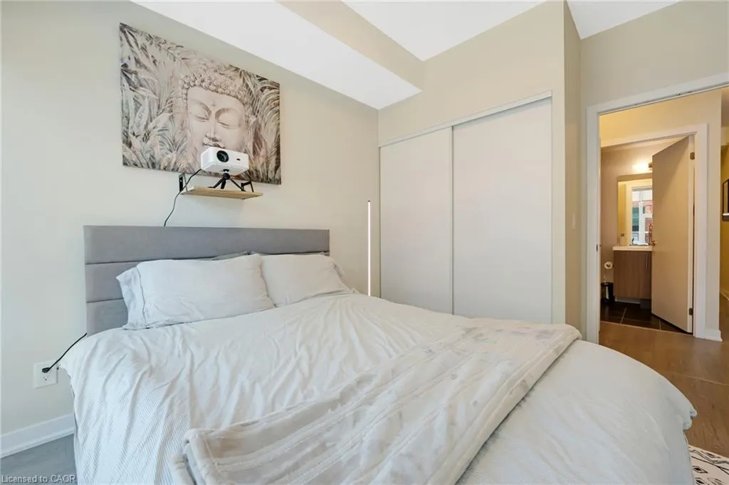 85 Duke Street W, #214