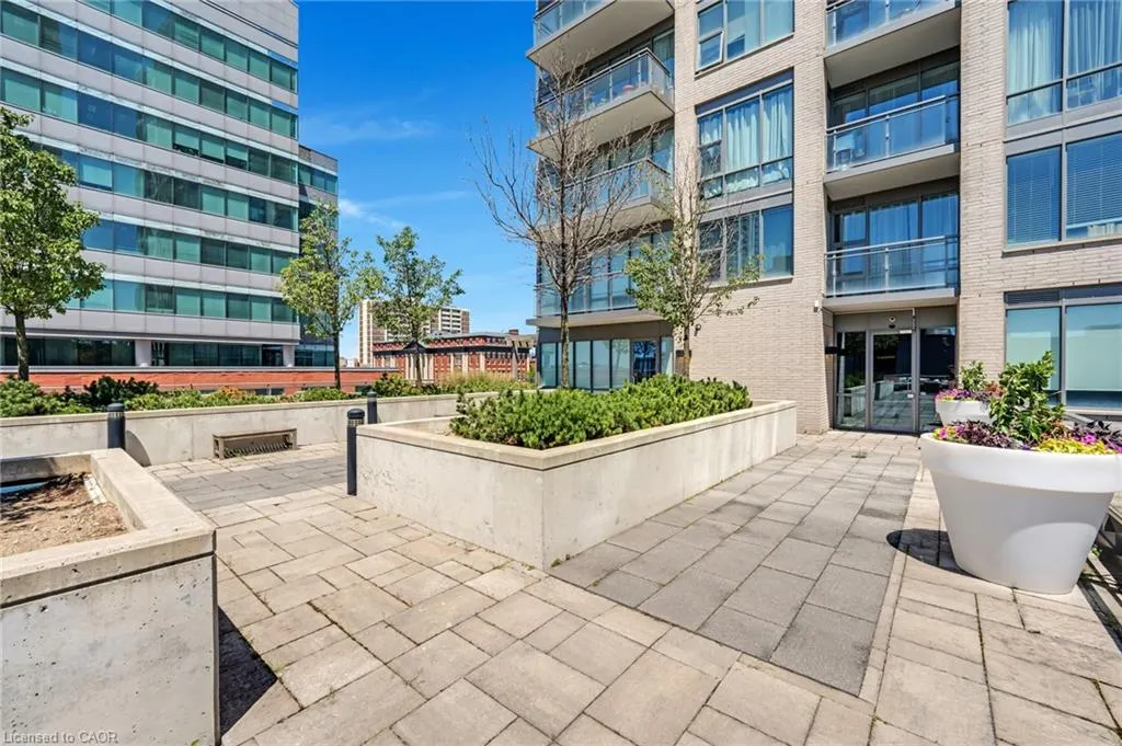 85 Duke Street W, #214