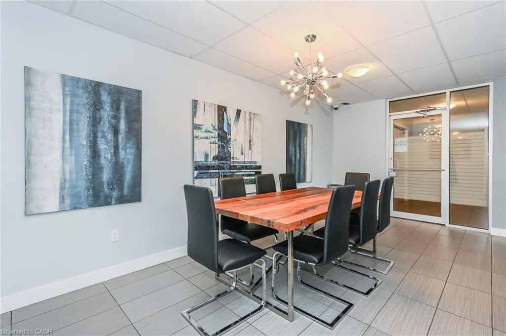 42 Bridgeport Road E, #203