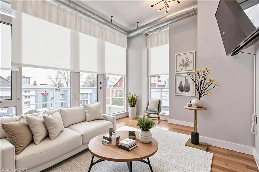 42 Bridgeport Road E, #203