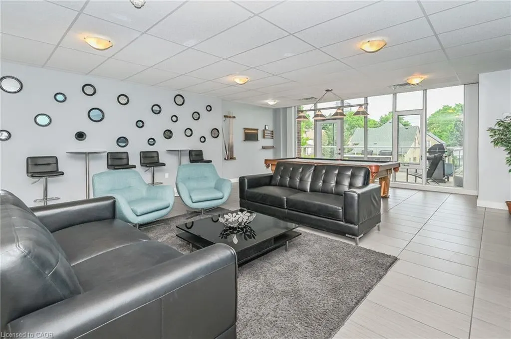 42 Bridgeport Road E, #203