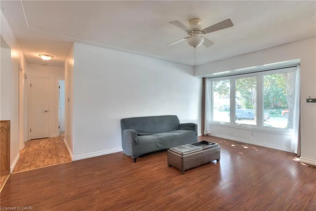 6 Erb Street