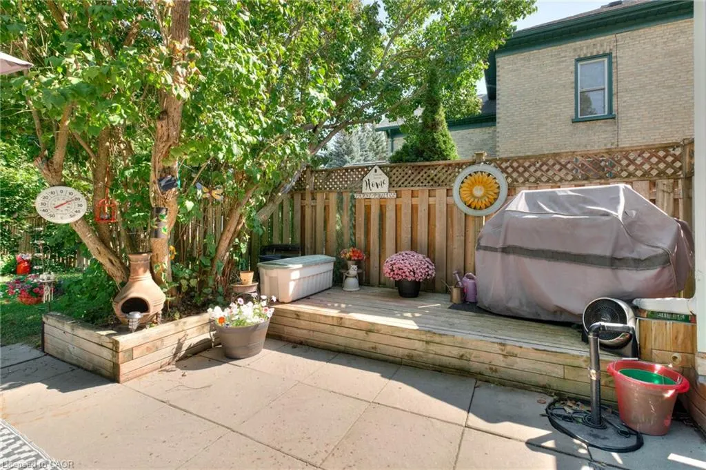 6 Erb Street