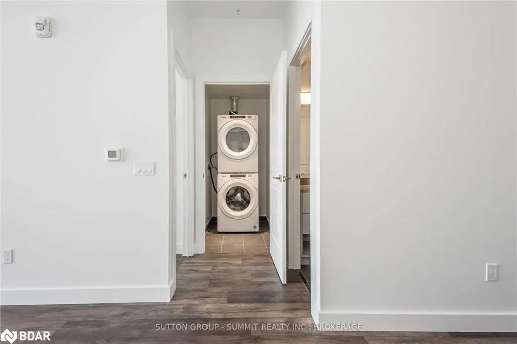 15 Glebe Street, #1808