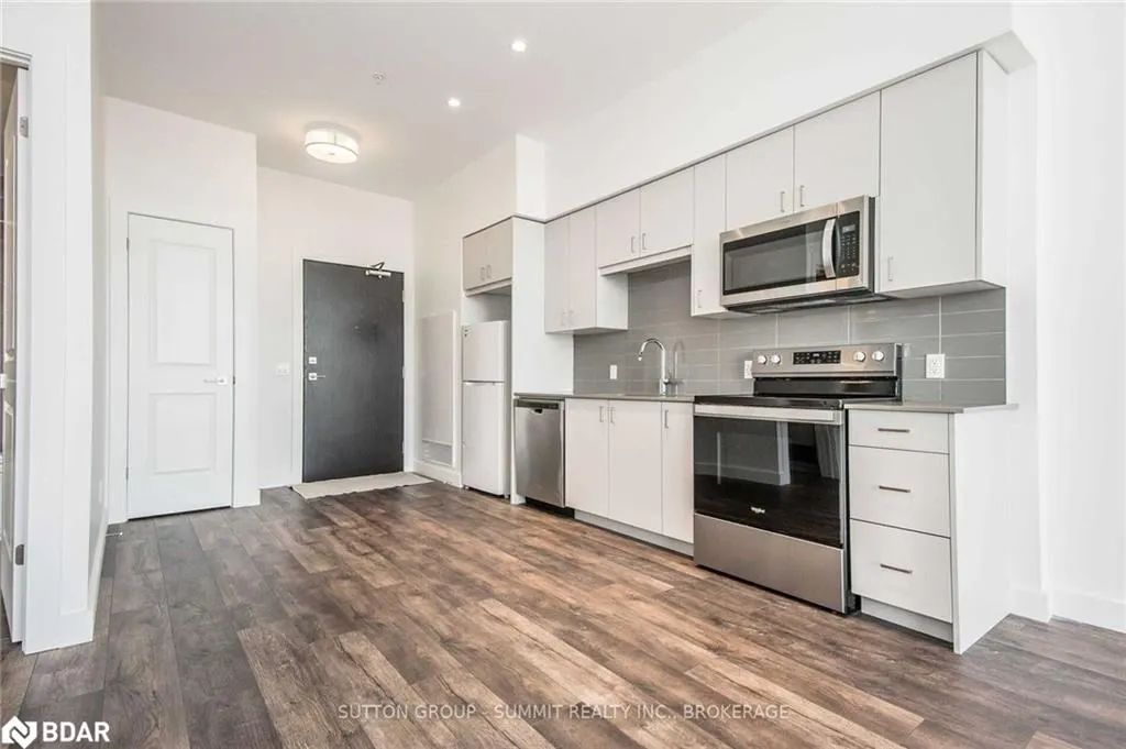 15 Glebe Street, #1808