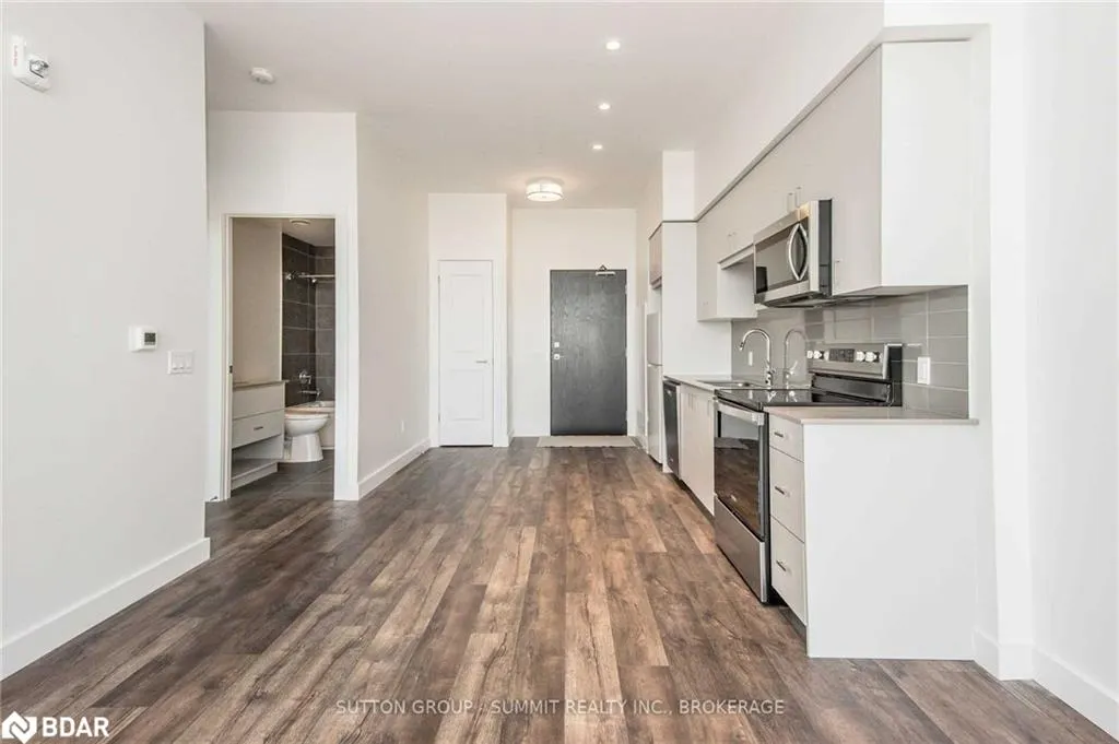 15 Glebe Street, #1808