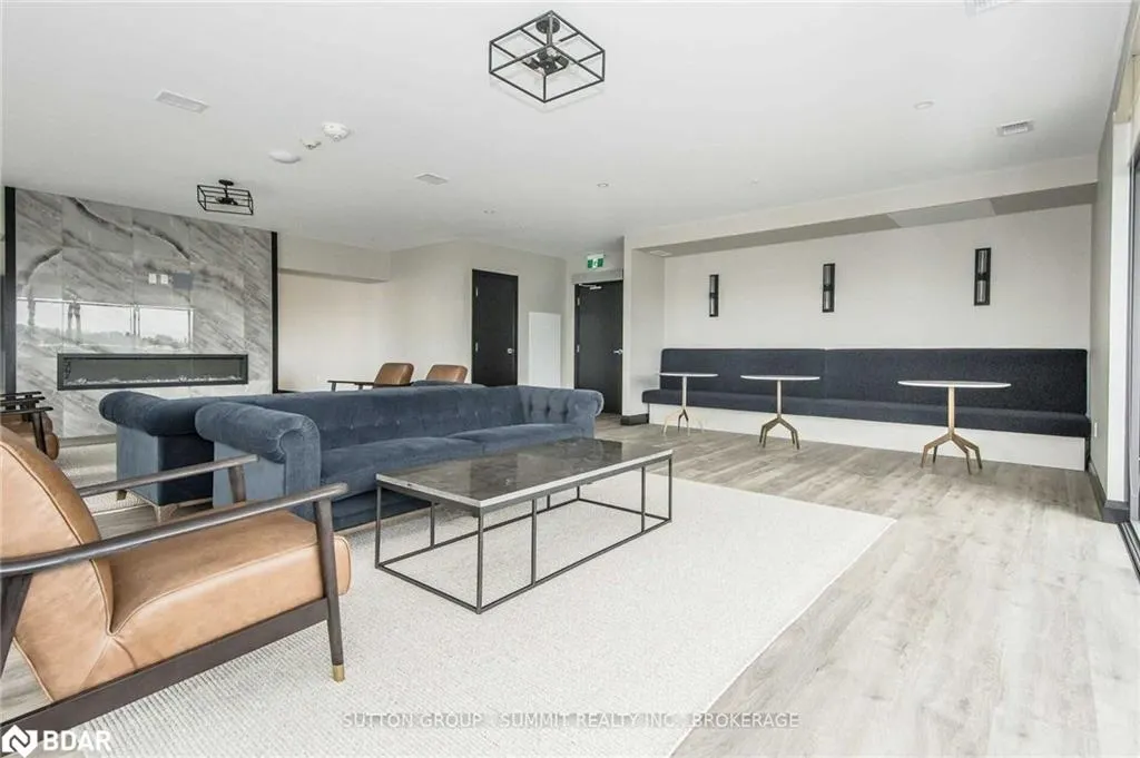 15 Glebe Street, #1808