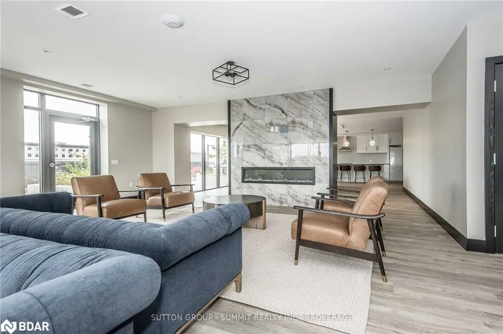 15 Glebe Street, #1808