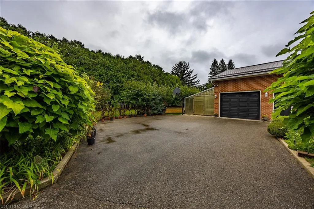 1841 Regional Road 10