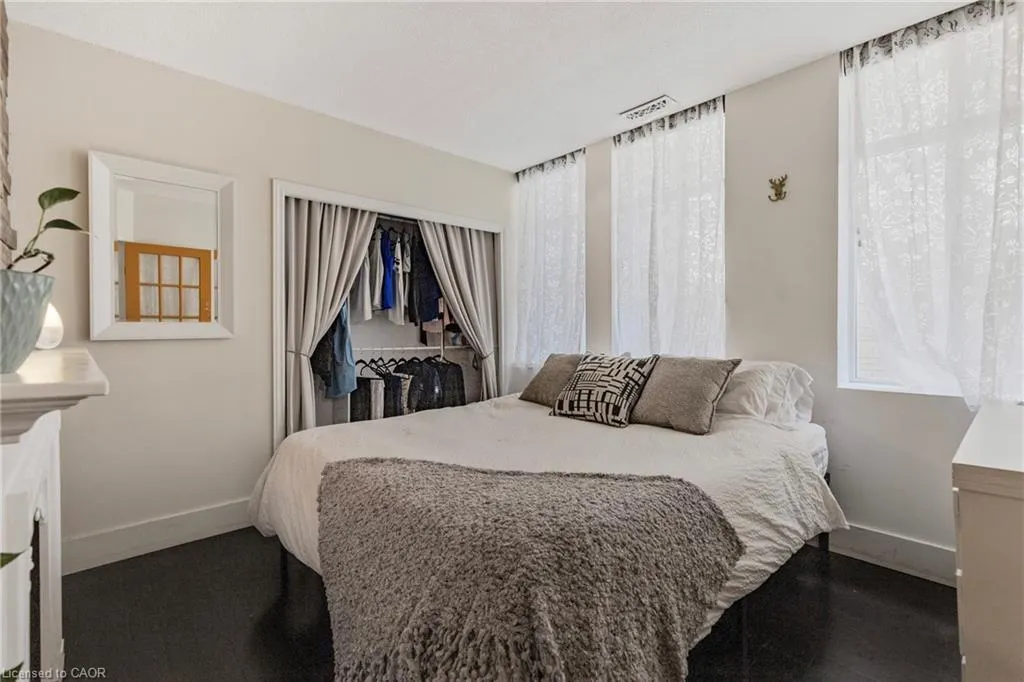 36 James Street S, #803