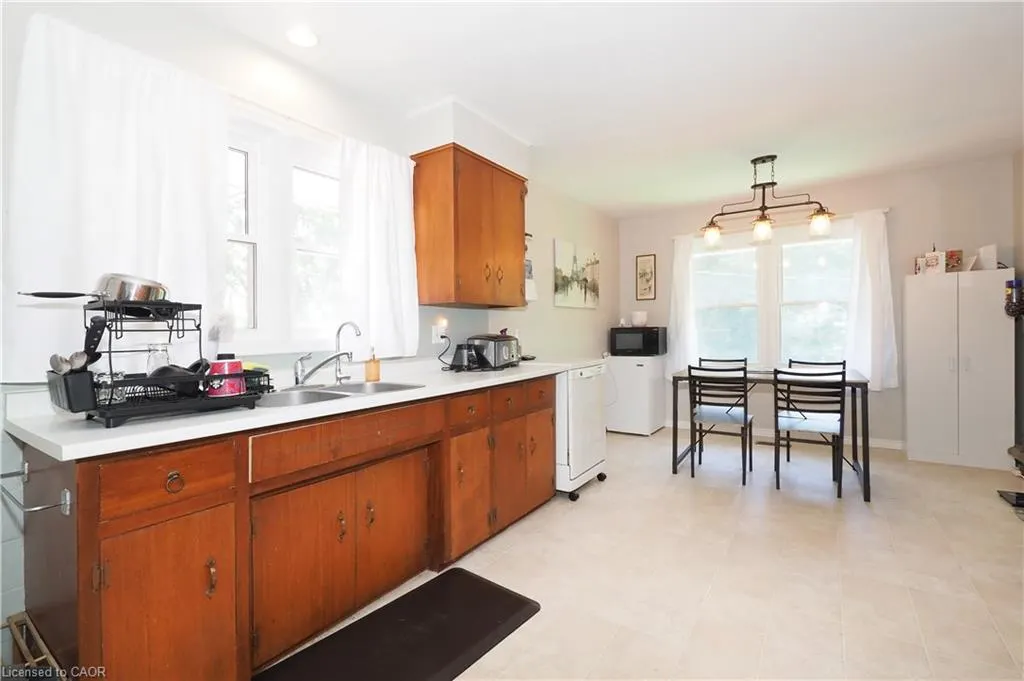 172 Elgin Crescent