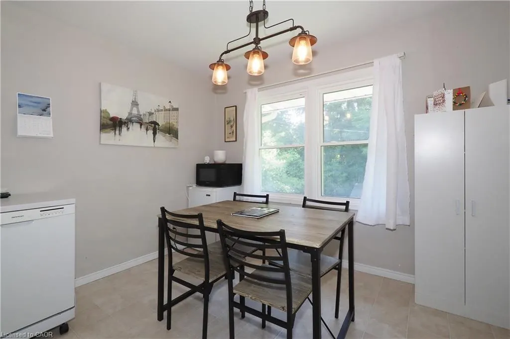 172 Elgin Crescent
