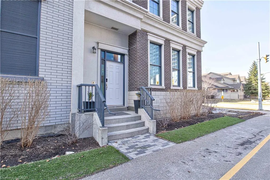 155 Caroline Street S, #TH10