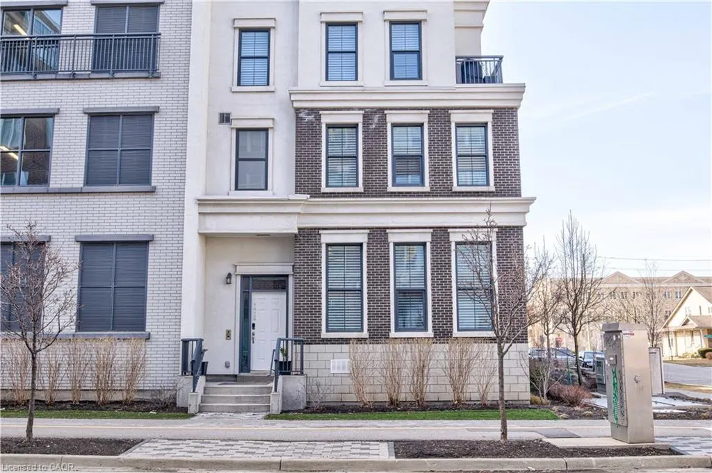 155 Caroline Street S, #TH10