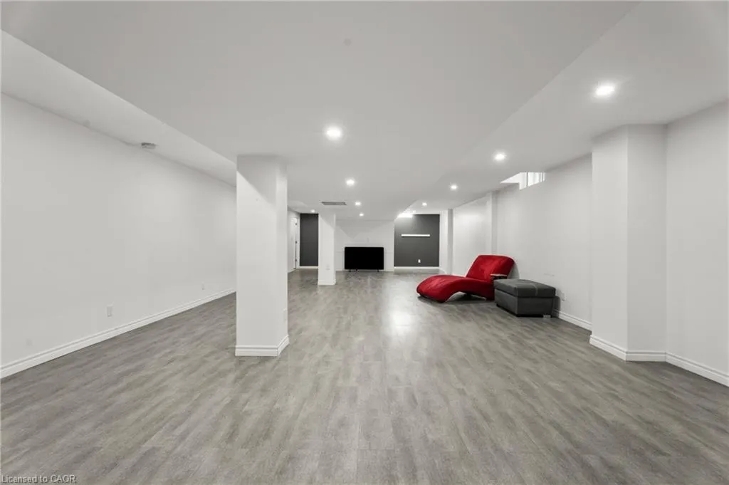 301 Mud Street E