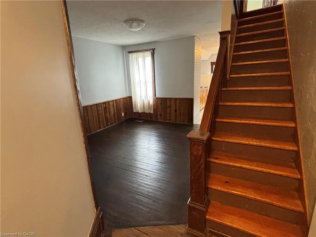 463 East Main Street
