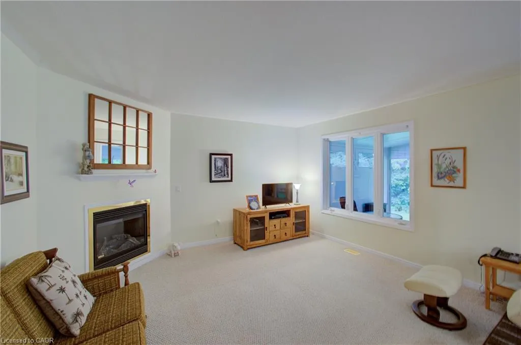 54 Springwood Crescent