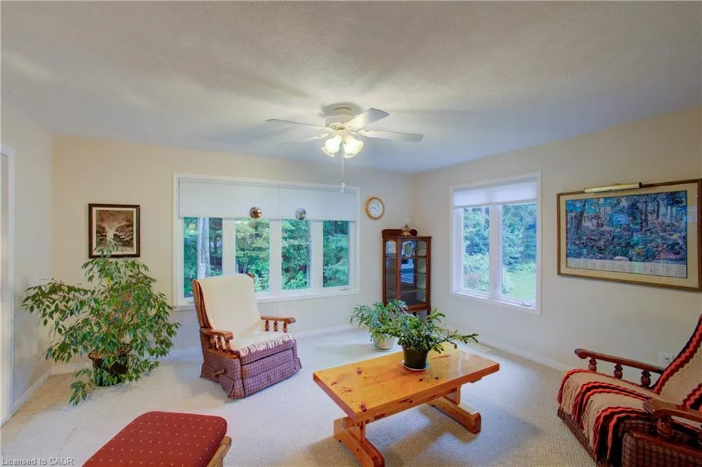 54 Springwood Crescent