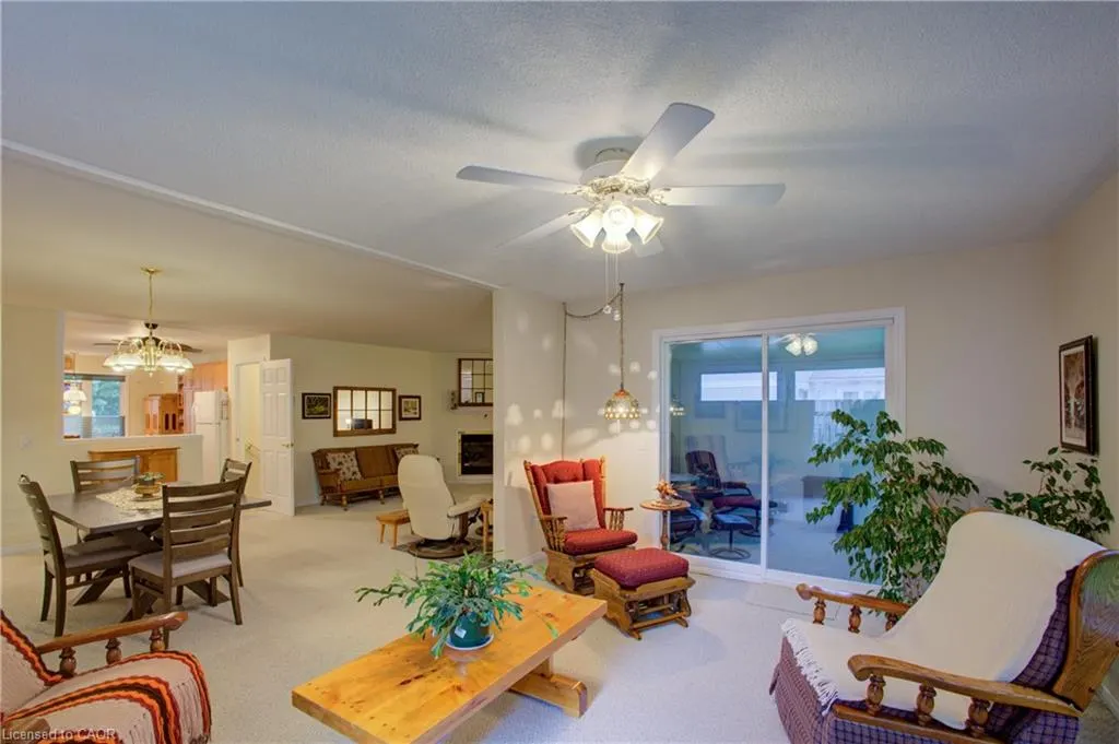 54 Springwood Crescent