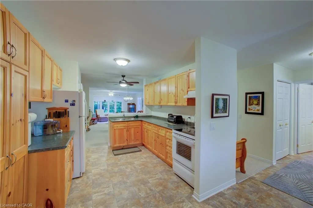 54 Springwood Crescent