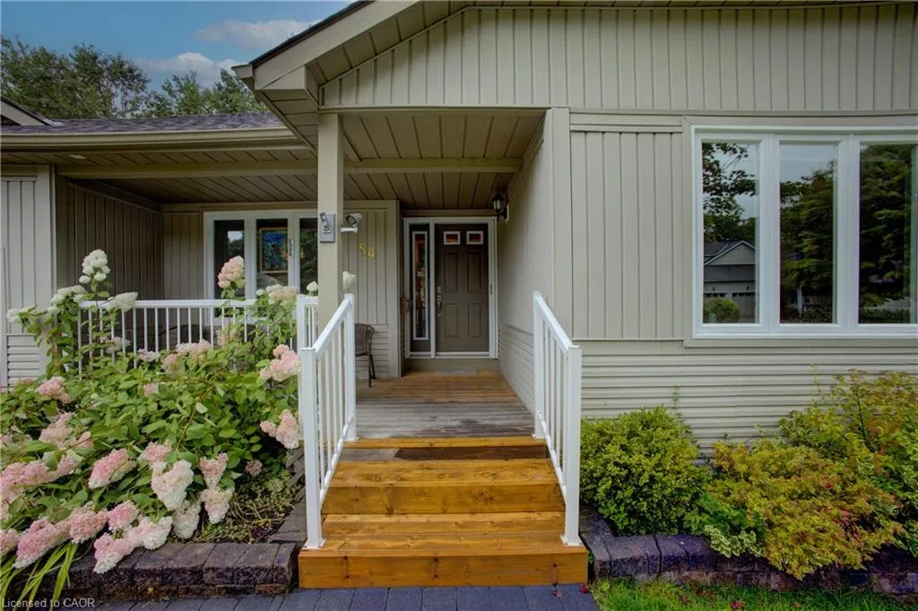 54 Springwood Crescent