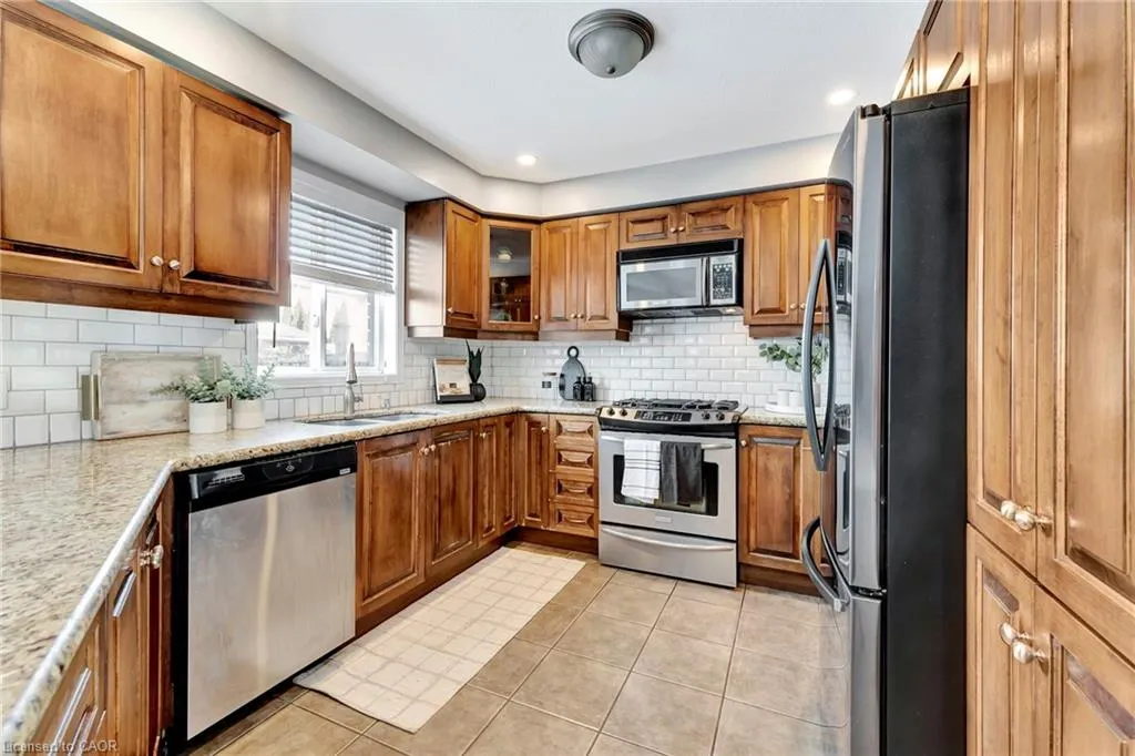 7 Bocelli Crescent
