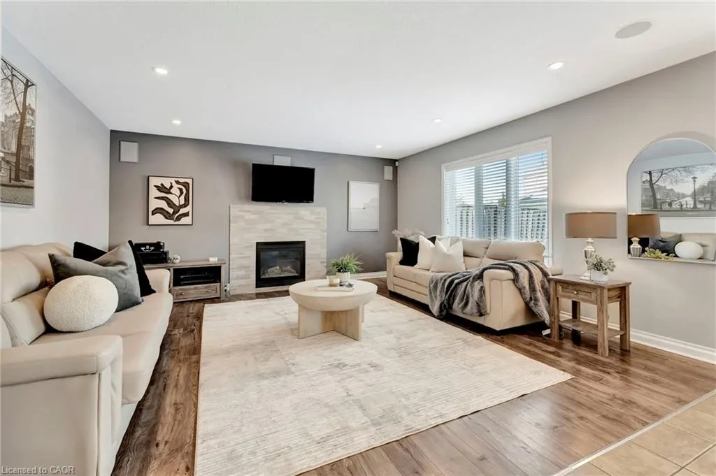 7 Bocelli Crescent