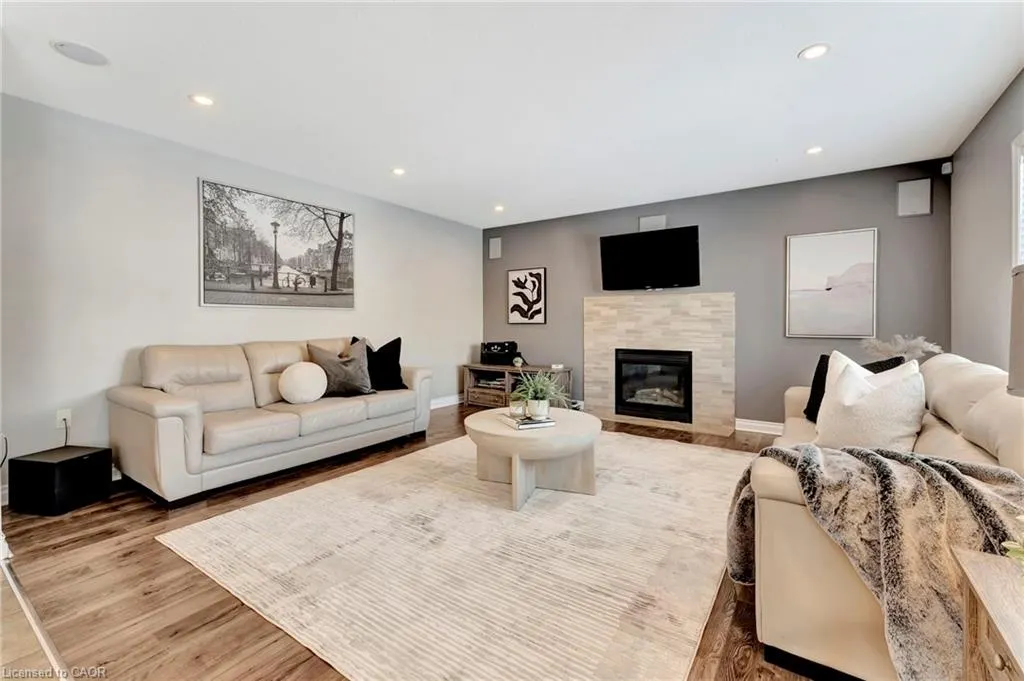 7 Bocelli Crescent