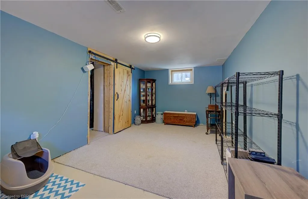 81 Strathcona Avenue